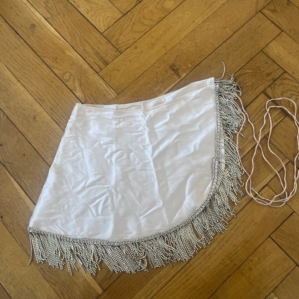 Oseree White Mini Skirt with Silver Fringe